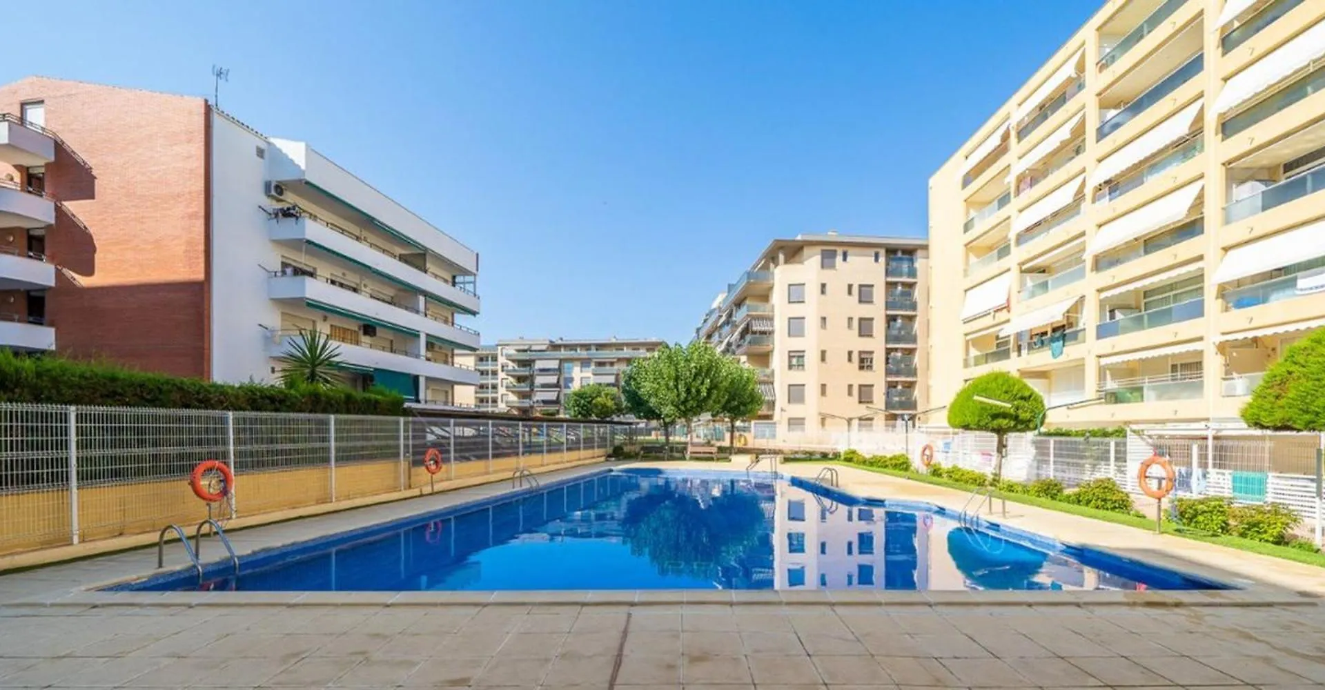 Costa Daurada Apartaments - Aquario Pineda La Pineda Spain
